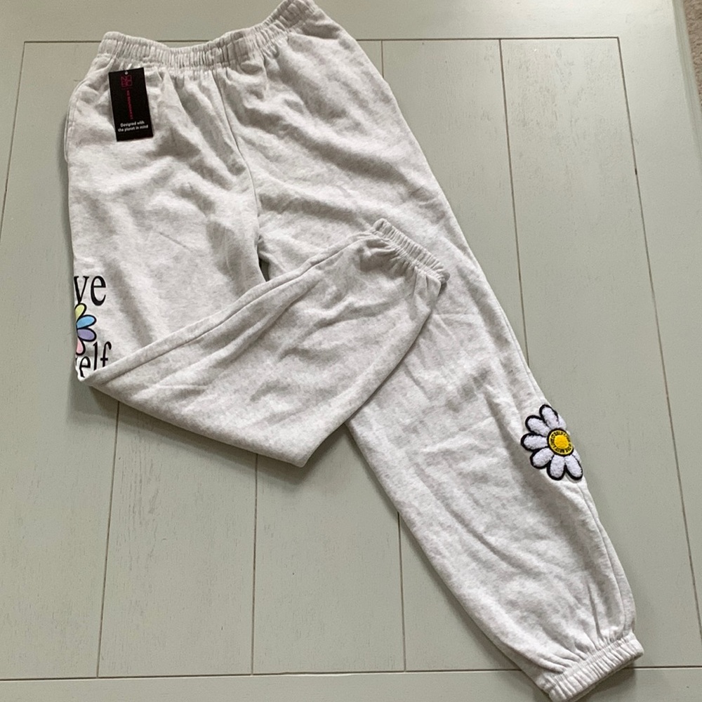New with tags juniors grey sweats says xs fits more like regular small